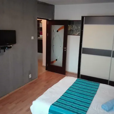 Britannia Apartment *